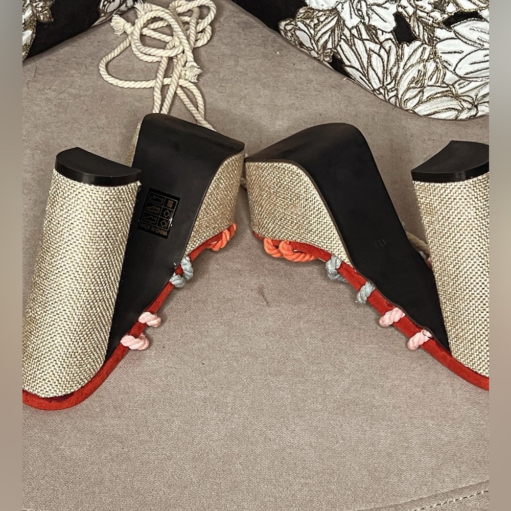 Shoes - Picture 3 of 4